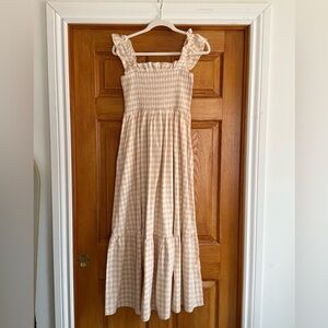 Women’s gingham plaid maxi dress 🤍